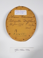 1922-0224-TEK b.jpg; 1922-0224-TEK; Portret van Mevr. J.F.P. Drijfhout; tekeningen